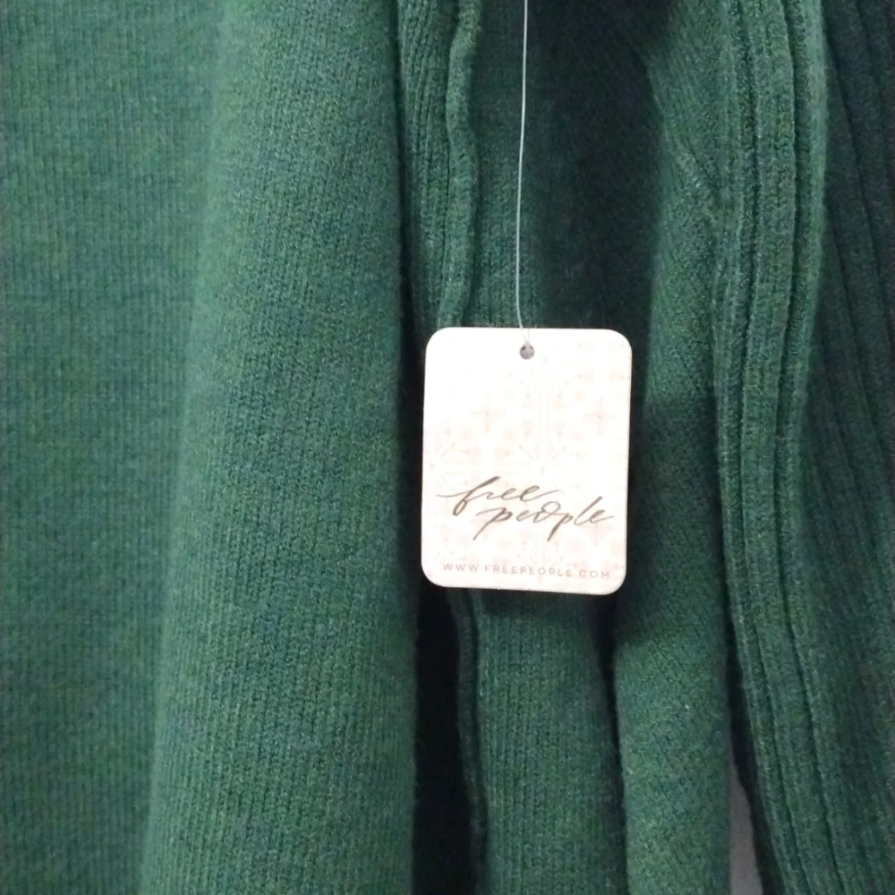 FREE PEOPLE V- Neck Sweater Green Size L NWT - Picture 6 of 13